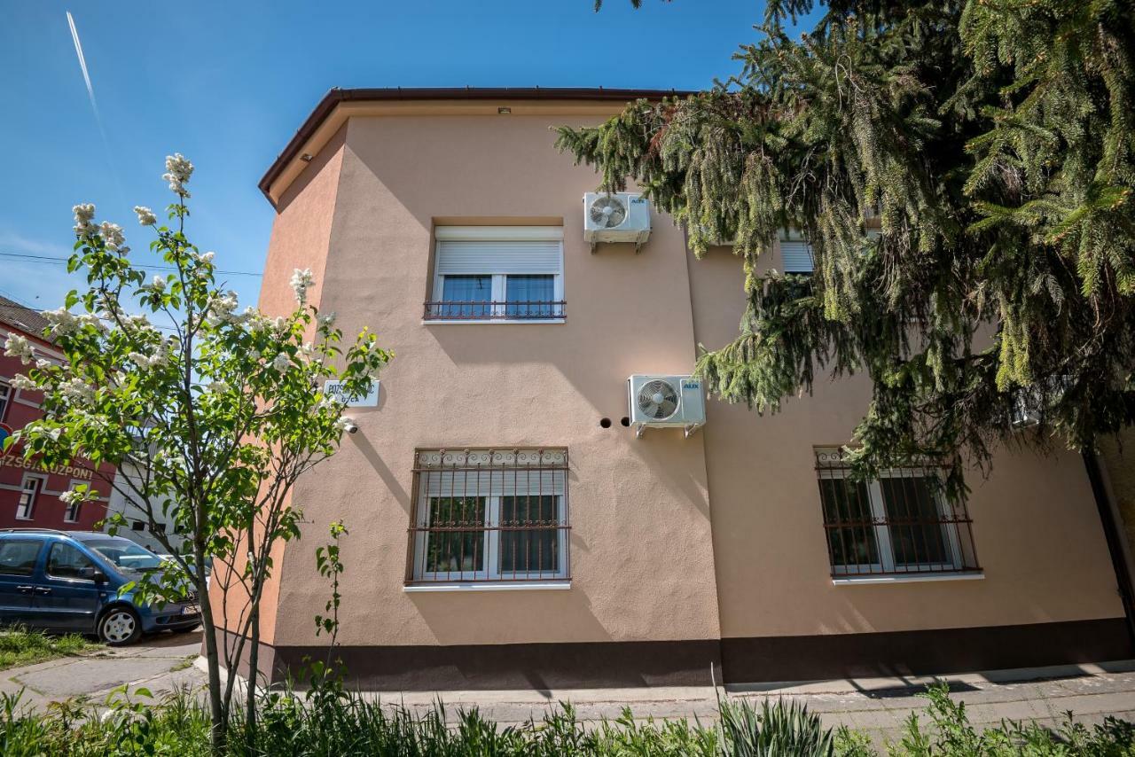 Mokka Apartman Szeged Exterior photo